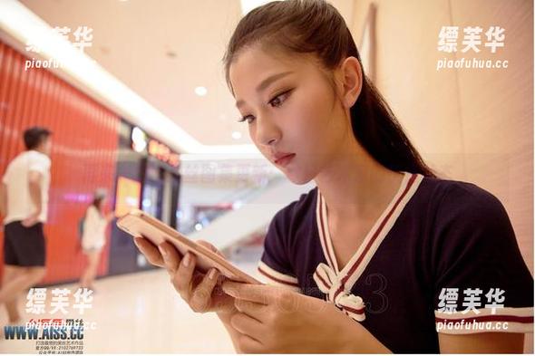 再来一波，爱丝图集更新：秋日艺术家的恍惚状态