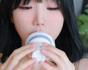 最新来袭！Addielyn(에디린)的秘书图集，注意力的游走仿佛在无声诉说。