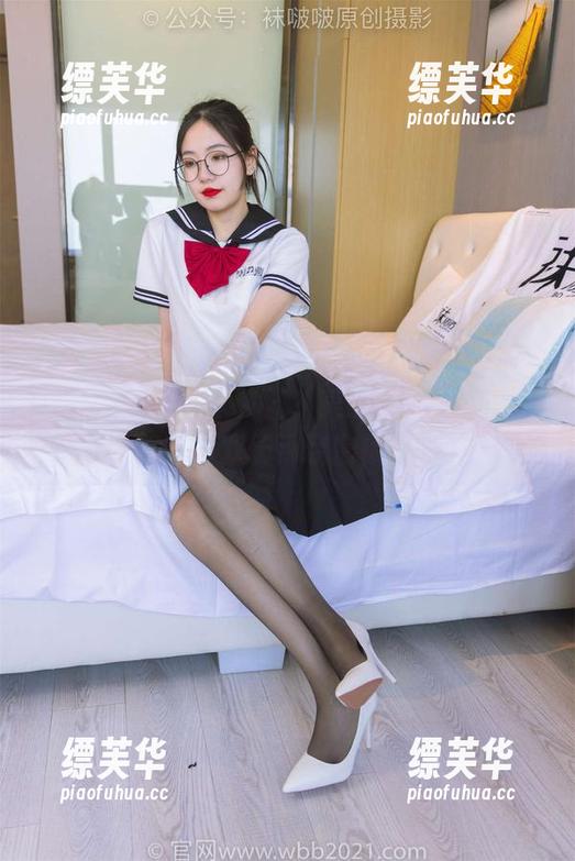 BoBoSocks袜啵啵 - 美图在线，稚予与她的两双长靴亲密接触！