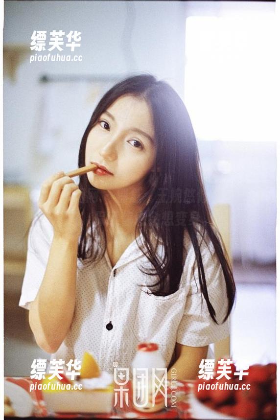 GIRLT果团网 - 别急，王婉悠修女图包来了，保证你也会想变身。
