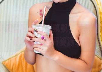 GIRLT果团网 - 白裙飘飘,莫雅淇教我们如何把美图和资源兼得