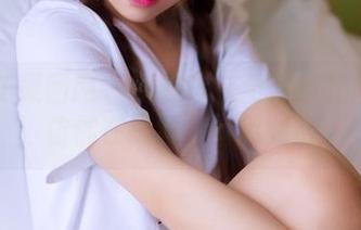 GIRLT果团网 - 莫雅琪在全套自拍图集里,仿佛在跟镜子悄悄对话。