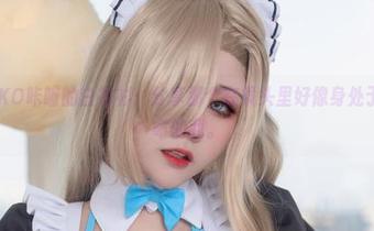 KANEKO咔喵的白衬衫：分享那个在镜头里好像身处于西装革命的我。