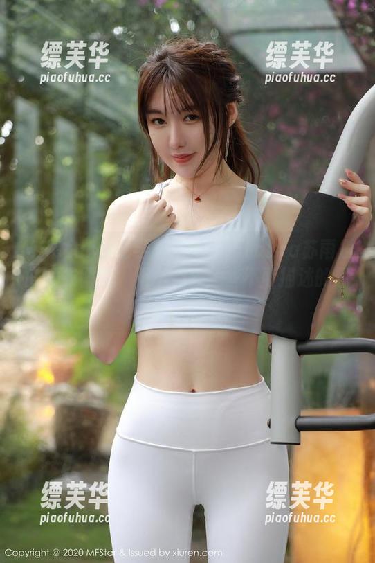 MFStar模范学院 - 偷偷看Laura苏雨彤的睡衣图片，不小心丢了些不可描述的想法。