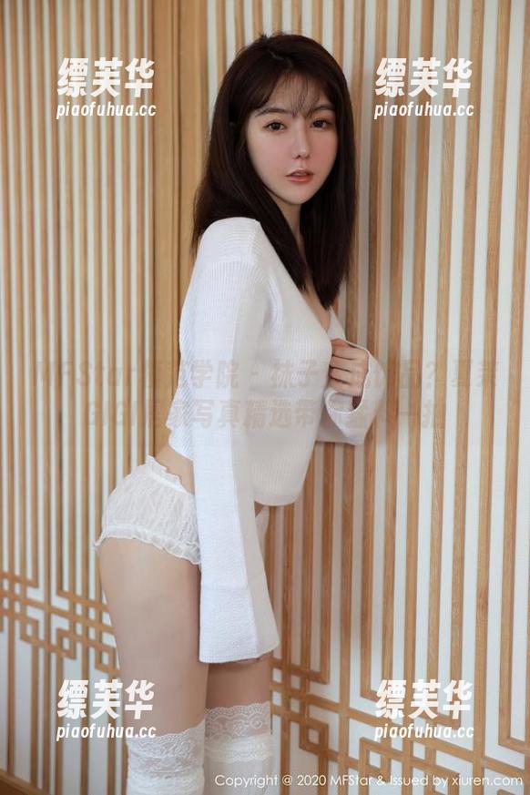 MFStar模范学院 - 袜子变成饰品？夏茉GIGI居家写真精选带你猛料一抽