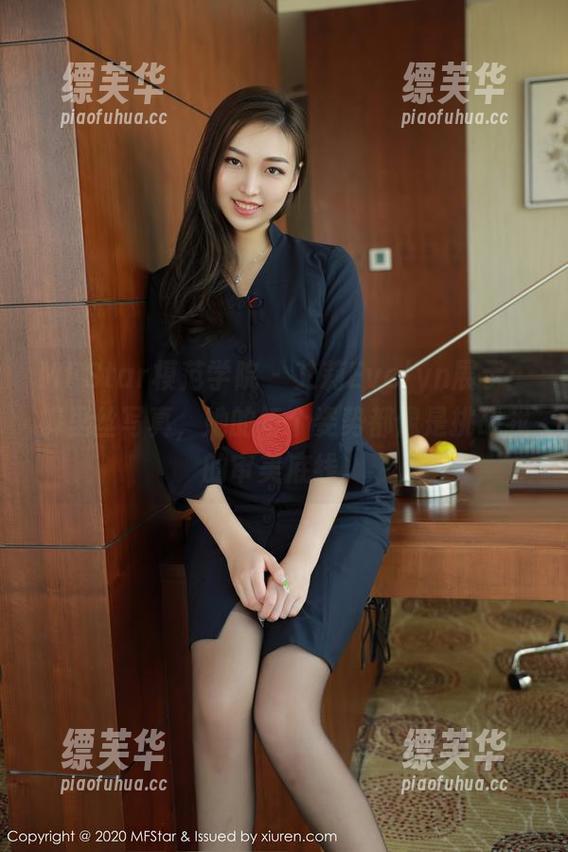 MFStar模范学院 - 艾莉Evelyn展示：裤里丝写真，她的每个姿势都像是挑战我的审美底线。