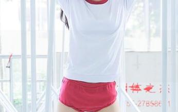 大家都在讨论兔女郎,喵糖映画的图包让我想起小时候的两个萌兔子……
