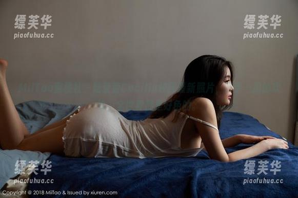 MiiTao蜜桃社 - 陆萱萱Cecilia校园最新照片，随手一拍的欢愉，全世界都是好色的。