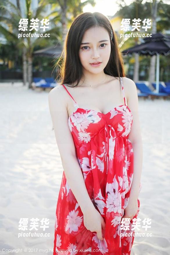 MyGirl美媛馆 - 短裙到底能有多无辜？来看看伊小七MoMo的原图精选吧。
