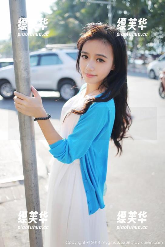 MyGirl美媛馆-芝芝Booty MyGirl美媛馆 - 芝芝Booty的女孩印象,原图好像在偷偷喃喃自语?
