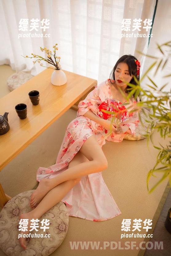 PDL潘多拉 - 图集：棉花糖candy的长腿——哇，我应该为这双腿鼓掌吗？