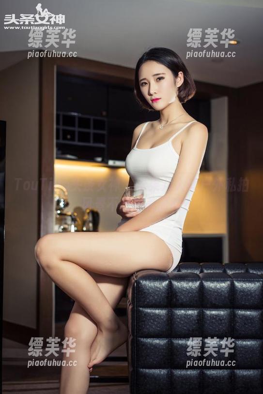 TouTiao头条女神 - 松果儿大战户外私拍，风景不比她美丽吗？