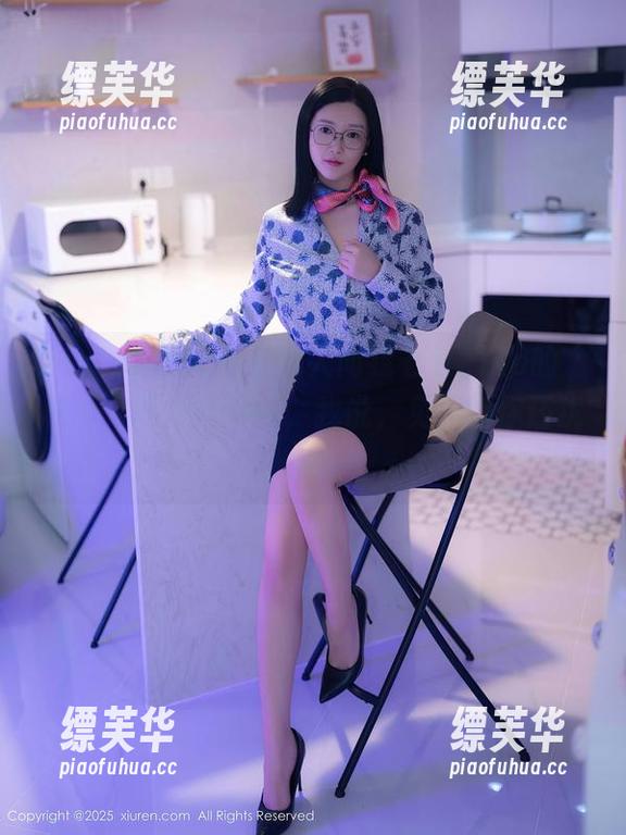 Xiuren秀人网 - 有人问我七七kiko的“秘书”照片好不好，我说，免费的你还犹豫啥呢？