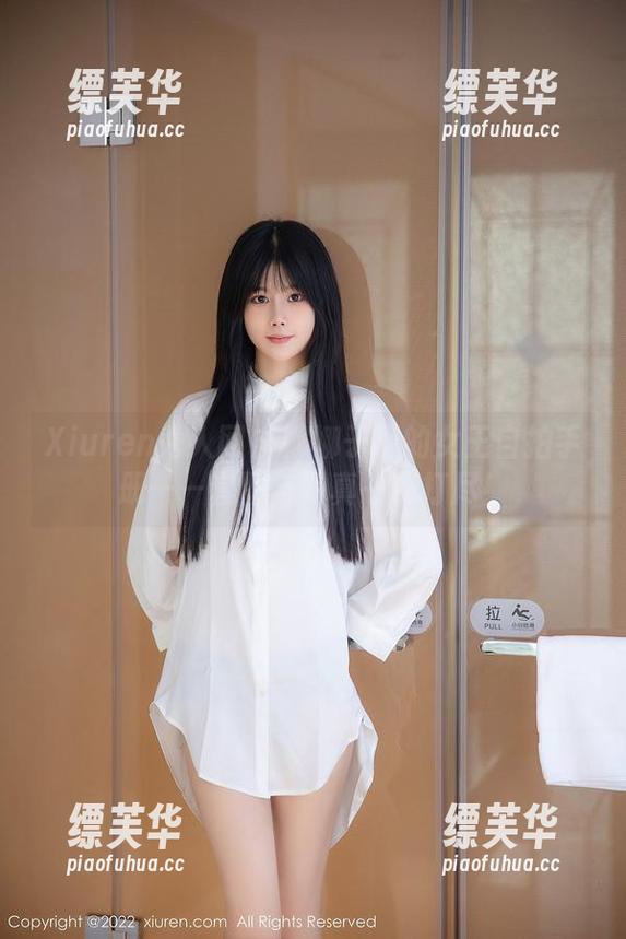 Xiuren秀人网 - 娜娜子呀的女王自拍手册——套图与写真一网打尽！