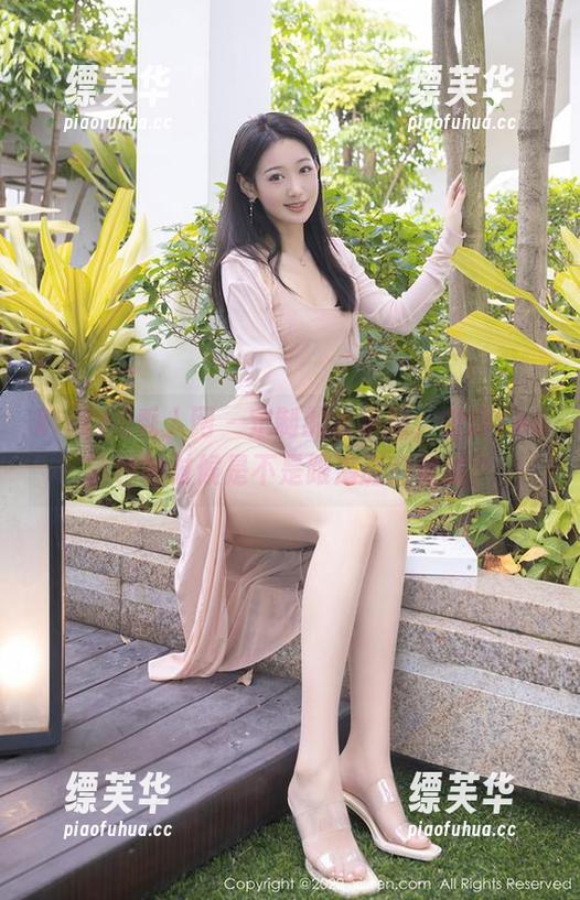 Xiuren秀人网 - 定制的水手服，安琪Yee选色的时候是不是跟海胆商量过？