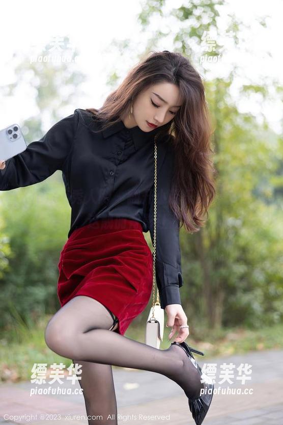 Xiuren秀人网-小芭乐 Xiuren秀人网 - 翻开小芭乐的网盘,“女友”,这靓丽背影让我咋舌不已!