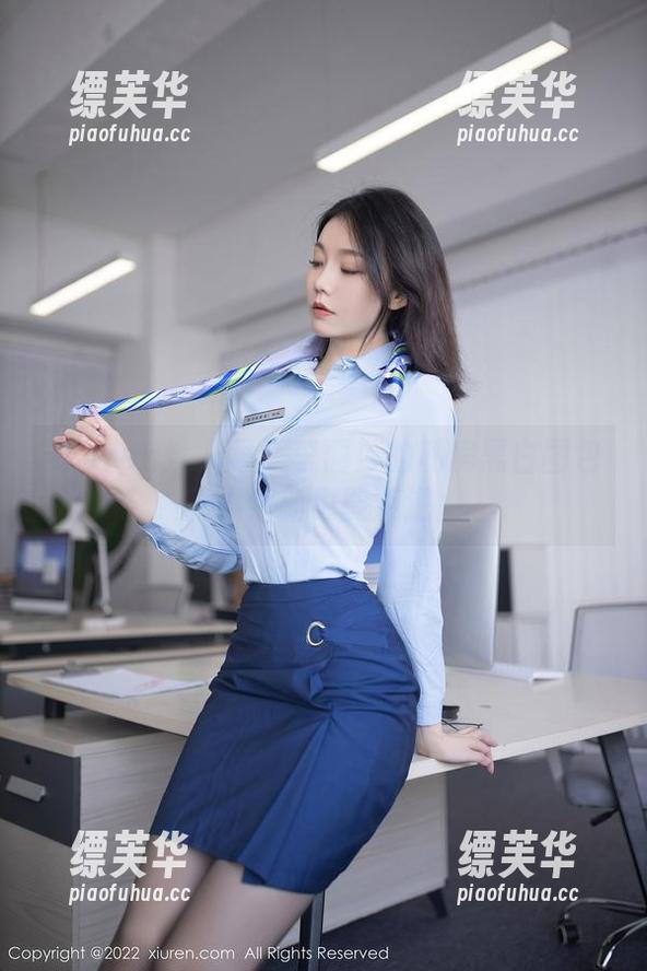Xiuren秀人网 - 李丽莎的私房黑白图包：小清新也能叛逆！
