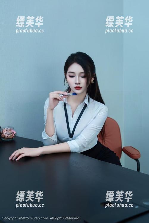 Xiuren秀人网 - 王乔恩Abby套装图集——原图完全低调，模特却不自觉地‘发光’！