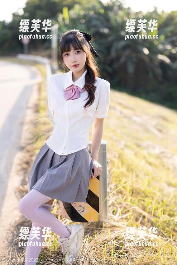 Xiuren秀人网 - 邹晶晶全套：学妹与她的大胆设定，一言不合就妩媚