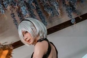 izumi泉桃子私拍:在美图中做一名通讯官的千奇百怪