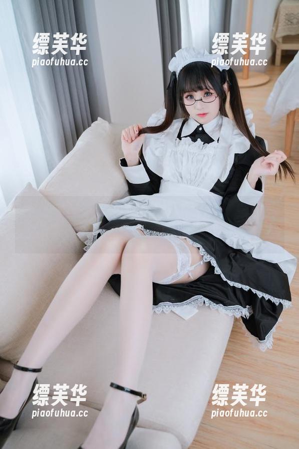 不只是一张图片：miko酱ww的裸足，讲述着一种无声的抗议。