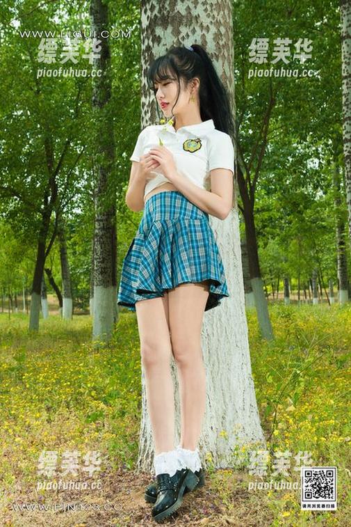 丽柜 - 美美自拍里的任意角度都是一幅画，分享下大家评评？