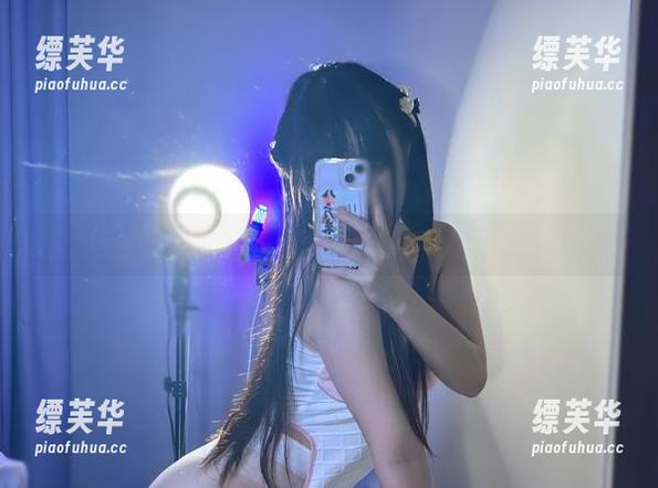 九言 每一张找到的私房图片都在诉说九言的美足传奇!