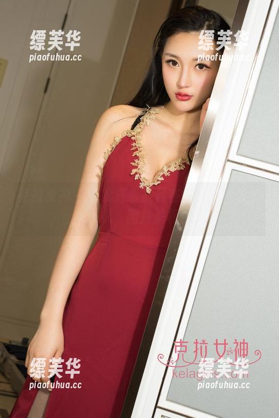 克拉女神 - 在线查看孟君在泳衣里散发的小心机，图片解析中！