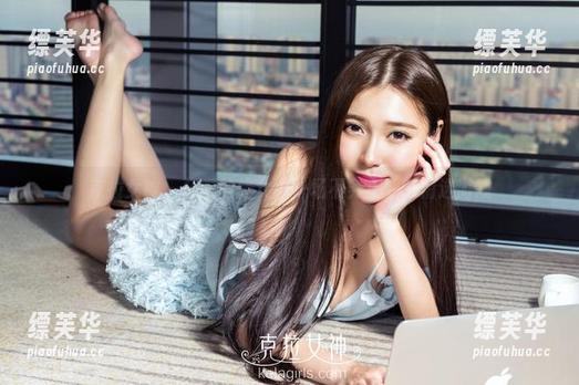 克拉女神 - 杨暖的修女：一场不务正业的精选游戏