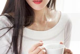 克拉女神 - 哪位勇者敢说王睿的连衣裙不值得免费的图片?