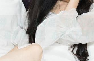 克拉女神 - 高清发无误：苏可可的办公室，键盘敲不停，心事还在飞！