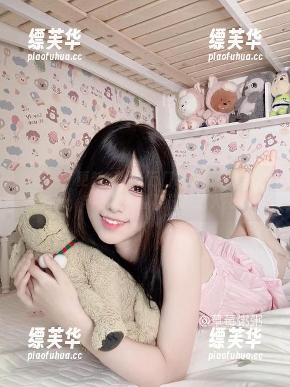 微密圈 - 更新啦！十万口草莓粥粥的居家合集，宅在家里都能碰撞出火花。