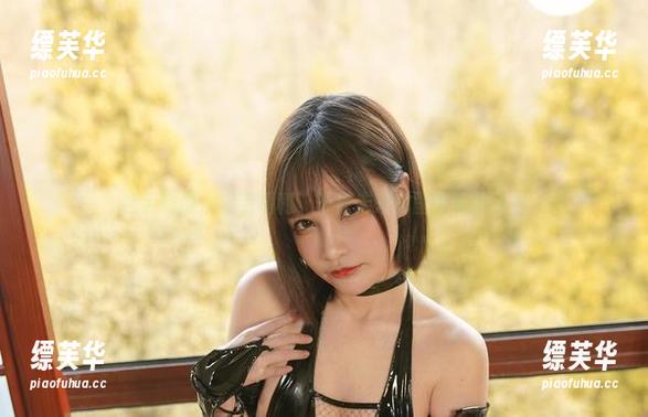 左手制服，右手福利，千夜未来的图包带你飞！