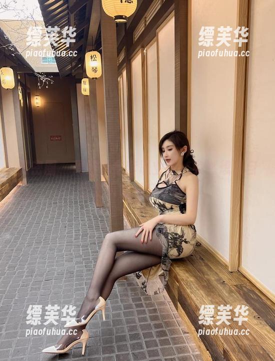 微密圈 - 周妍希全套职业装，突然想到自己今天也得穿衣服…