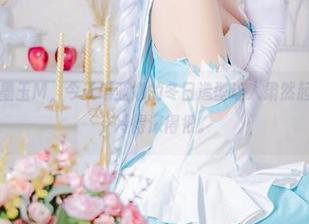 精选内参:墨玉M,今天琪亚娜的冬日造型让人肃然起敬,相信我,冷得深得很。