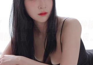 姜仁卿(강인경)的丝袜合集：有种被卷入梦境的错觉，细腻又不失调皮。