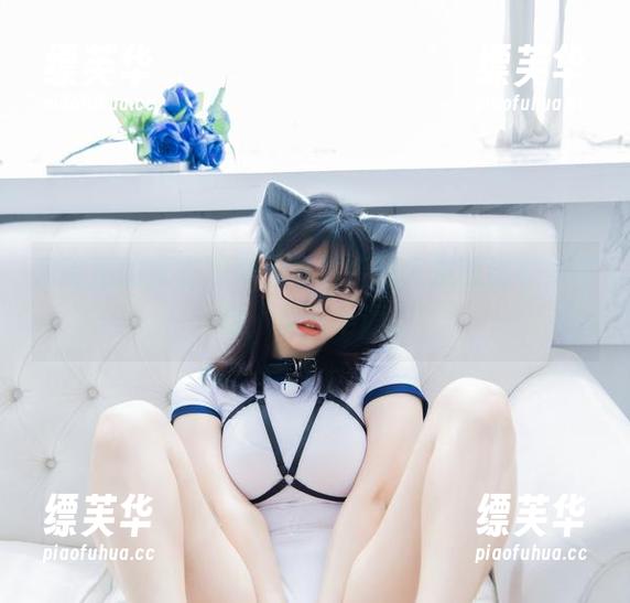 宋哈娜的皮衣写真，竟然能让人发散出不少联想，果然牛逼。
