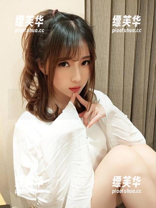小女巫露娜私房发布：这组甜心图片，我看后立马化身苔藓，动不了
