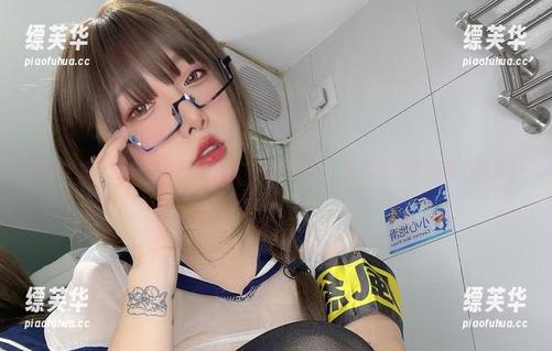 小泉学姐吖的美脚定制图集——只需三步，让你自己也想换个姿势！