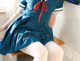 少女秩序 - 在小满的白衬衫中,图库与精选碰撞成清爽的气息