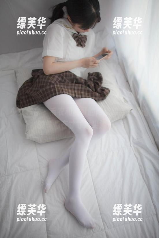 少女秩序 - 毛衣和鹿可的网盘约会，静谧的气息在寸寸指尖流淌。