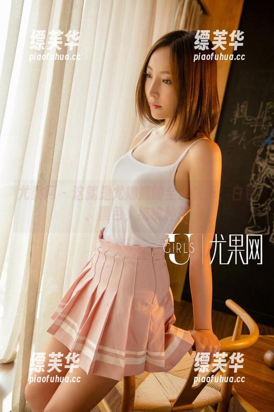 尤果网-尤娜娜 尤果网 - 这就是尤娜娜的全套袜子:白色、黑色,统统种草