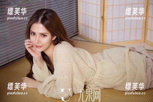 尤果网 - 瑜伽练习生：方子萱的美图精髓，壁纸堪称卧室新宠！只缺一碗热茶和我的拐杖