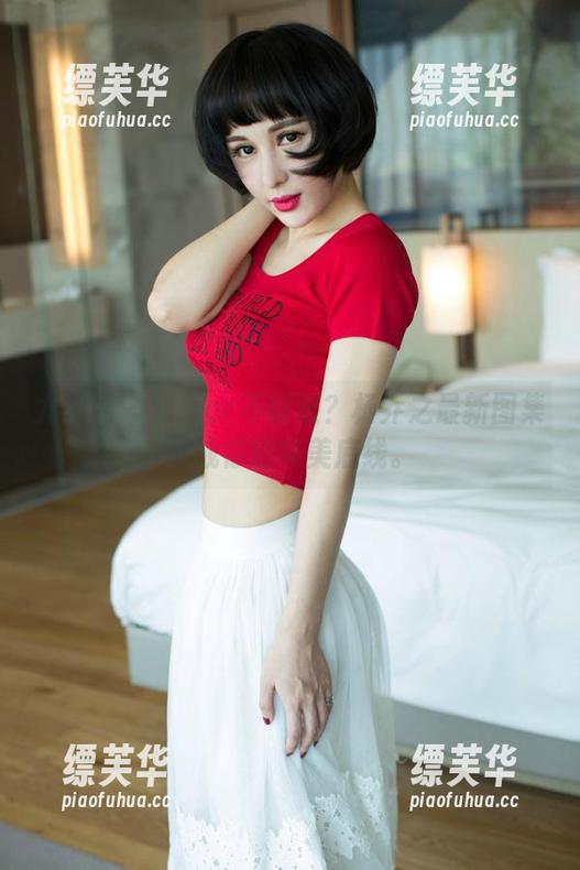 尤果网 - 制服or不制服？杨乔之最新图集挑战你的审美底线。