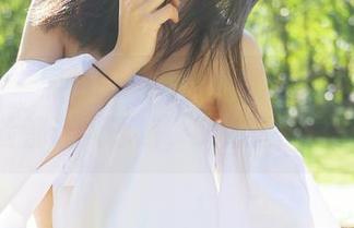 尤蜜荟 - 黑色图集中，娜露Selena的每张脸都让人琢磨，又像是一道迷题