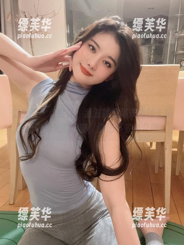 微密圈 - 老实说，我对就是阿朱啊的长腿图集中偏光的腿部，没法不多看几眼。