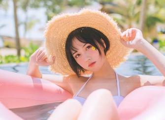 念雪ww的狂热夏日:每一张cos照片都在撒娇吧