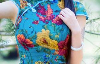 推女郎 - 哈,我又翻了一遍最新图包,赵惟依的夏日果然又火又热,受不了!