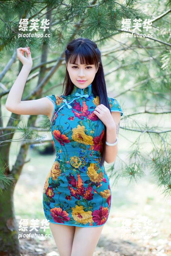 推女郎 - 哈，我又翻了一遍最新图包，赵惟依的夏日果然又火又热，受不了！