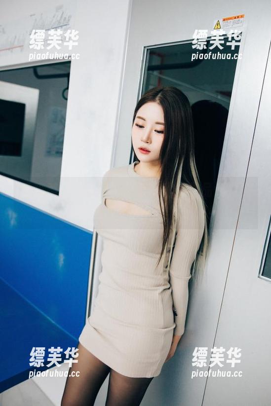 看普美(bomi)的护士写真，作品让我突然对打针产生了一丝期待啊！